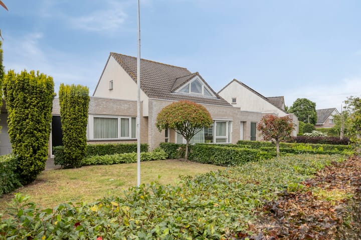 Antoni Staringlaan 22 en Vlijmen foto