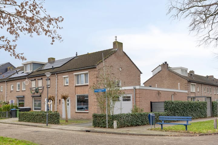 Antoon van Weliestraat 1 in Vught Foto