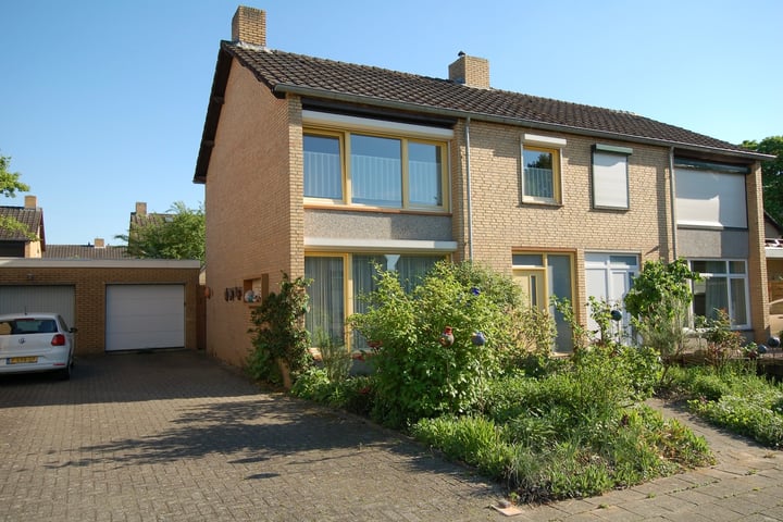 Apollostraat 12 in Heel Foto