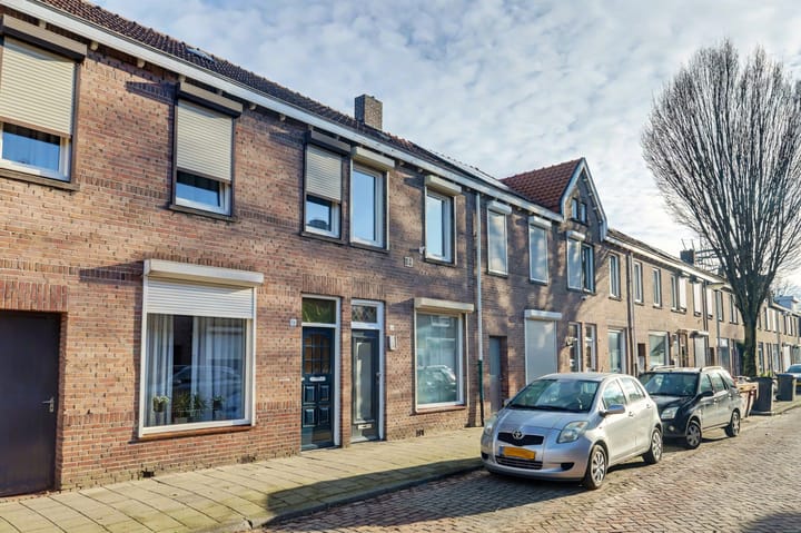 Photo of property Arent van 's Gravesandestraat 28, Tilburg