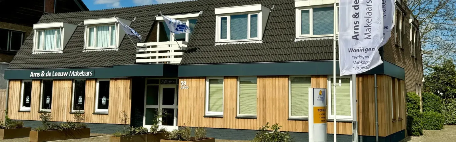Team foto van Arns & de Leeuw Makelaars