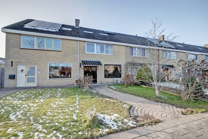 Photo of property Atlantischestraat 14, Emmeloord