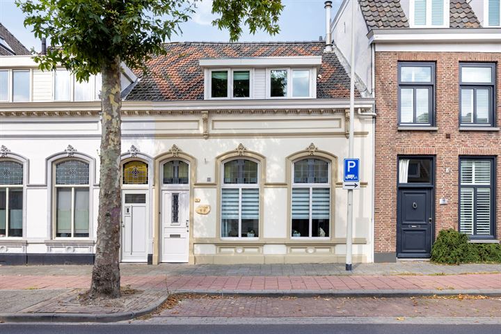 Auvergnestraat 12 in Bergen op Zoom Foto