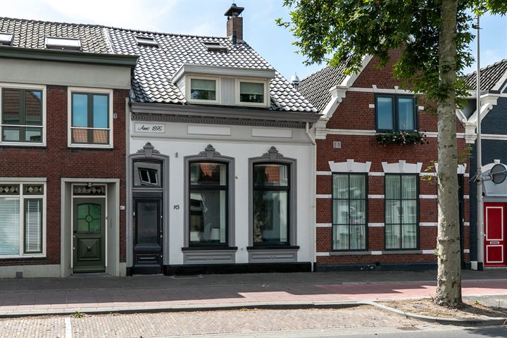 Auvergnestraat 45 in Bergen op Zoom foto