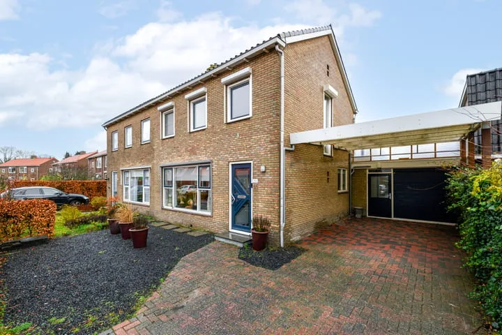 Azaleastraat 14 en Heerenveen