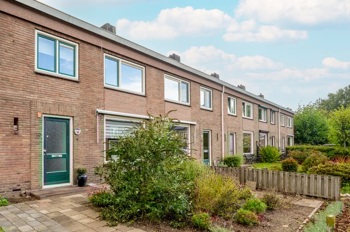 Bachlaan 10 in Apeldoorn foto