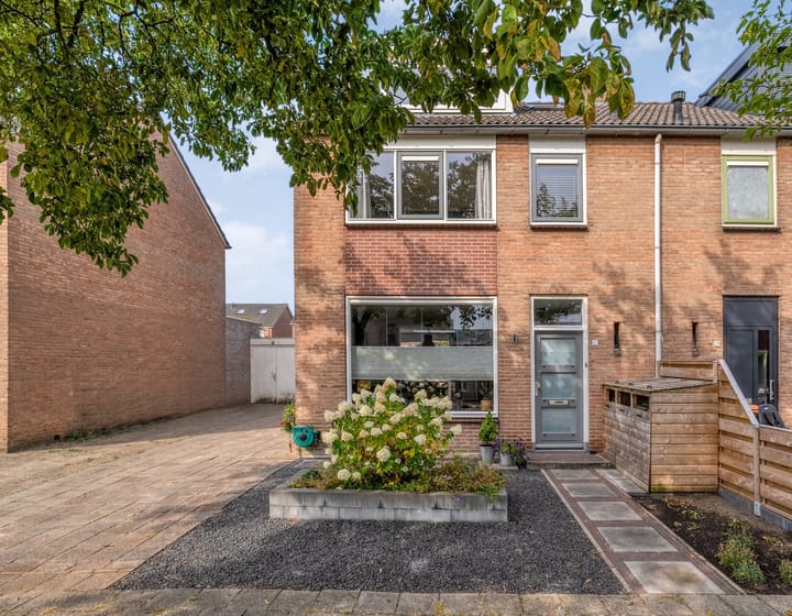 Badinckstraat 21 en Dalfsen foto