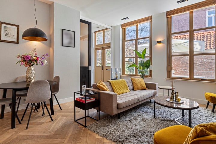 Barbaraplaats 65 en 's-Hertogenbosch foto