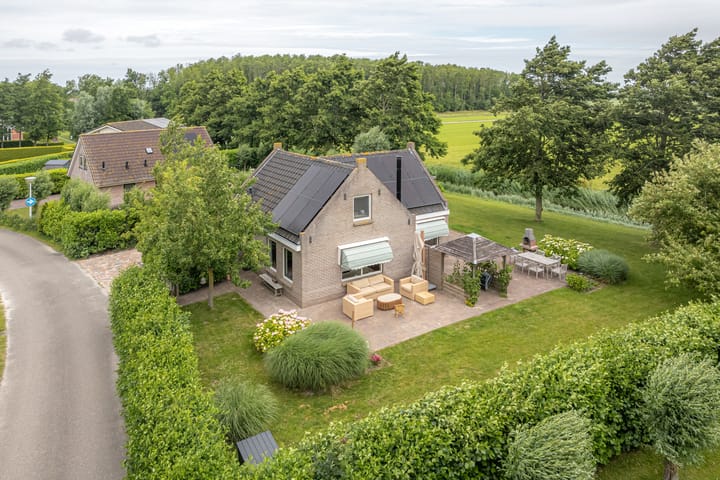 Bargereed 106 dans Tzummarum photo