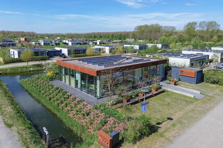 Baron van Keverbergweg 5 in Almere foto