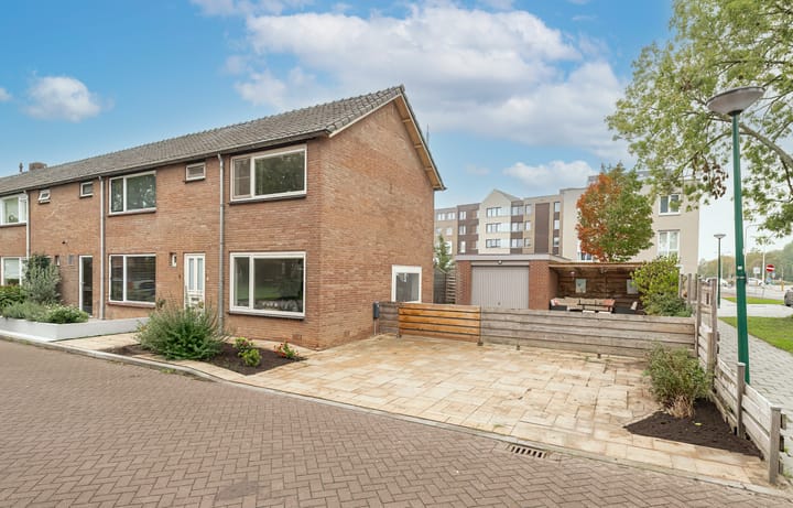 Baron van Lyndenstraat 2 in Wijk bij Duurstede foto