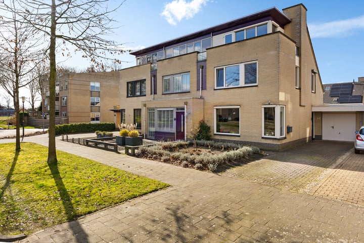 Photo de la maison Baronesse de Vos van Steenwijksingel 46, Heerenveen