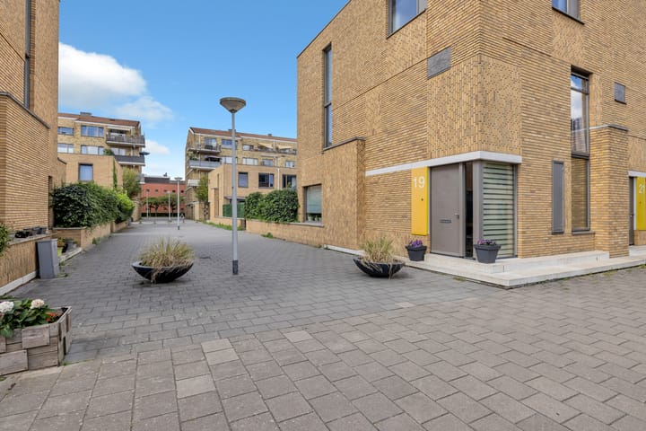 Bart van der Leckplantsoen 19 en Amsterdam foto