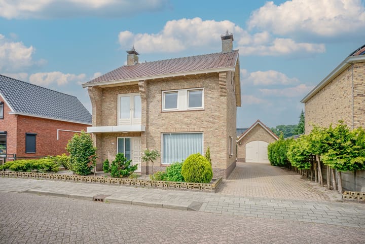 Bartokstraat 7 in St. Willebrord photo