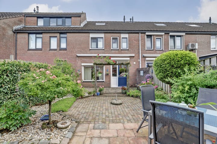 Batelaar 98 in Oosterhout Foto