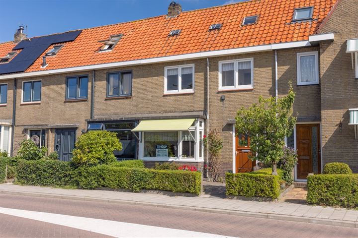 Beatrixlaan 6 in Den Burg Foto