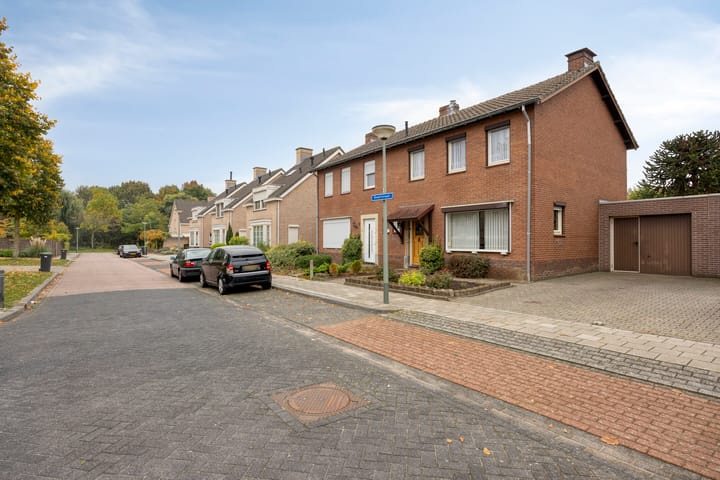 Beatrixlaan 9 in Roermond foto