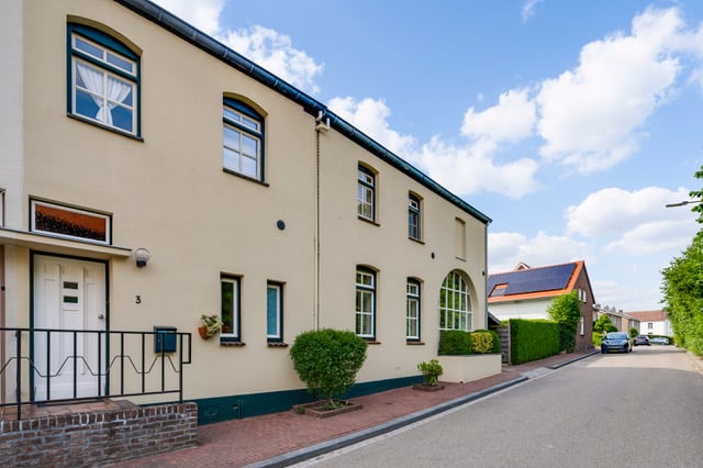 Beekerweg 3 en Ulestraten foto