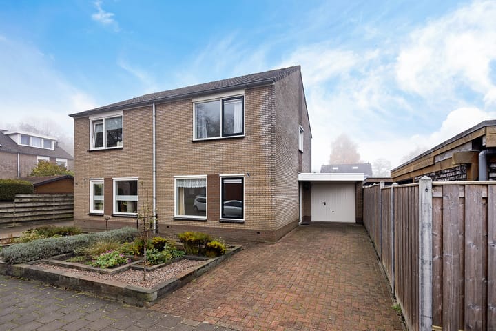 Photo of property Begoniastraat 12, Sappemeer