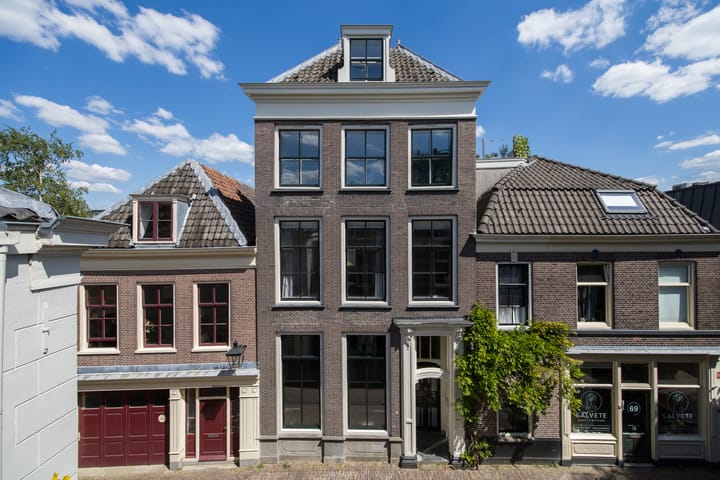 Bemuurde Weerd O.Z. 71C in Utrecht photo