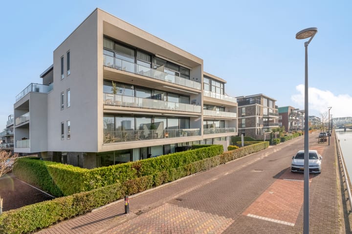 Beneluxlaan 957 in Almere Foto