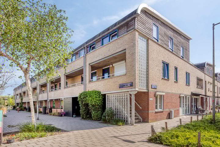 Bep van Klaverenboulevard 42 in Amsterdam