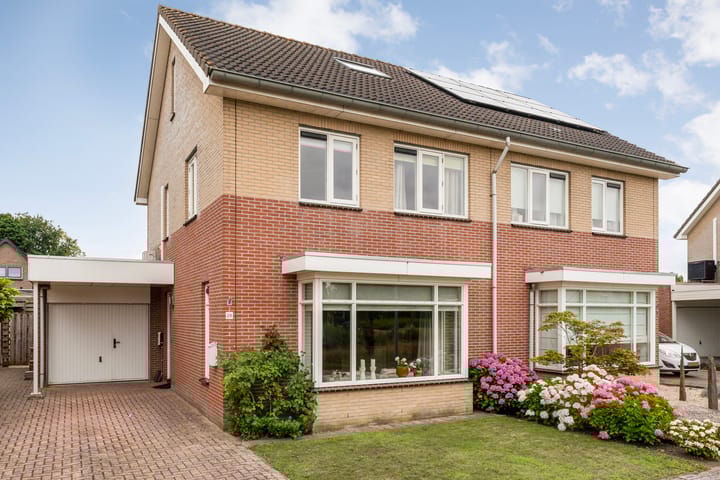 Berg en Bos 28 in Tuk Foto