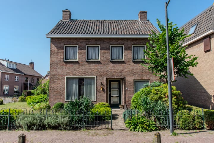 Bergsestraat 1 in Huijbergen foto