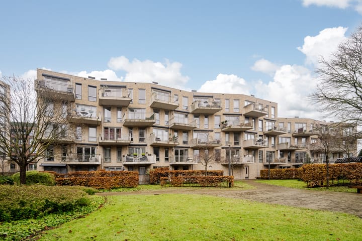 Berlagelaan 48 in Haarlem foto