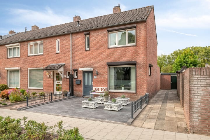 Bernhardlaan 15 in Weert Foto