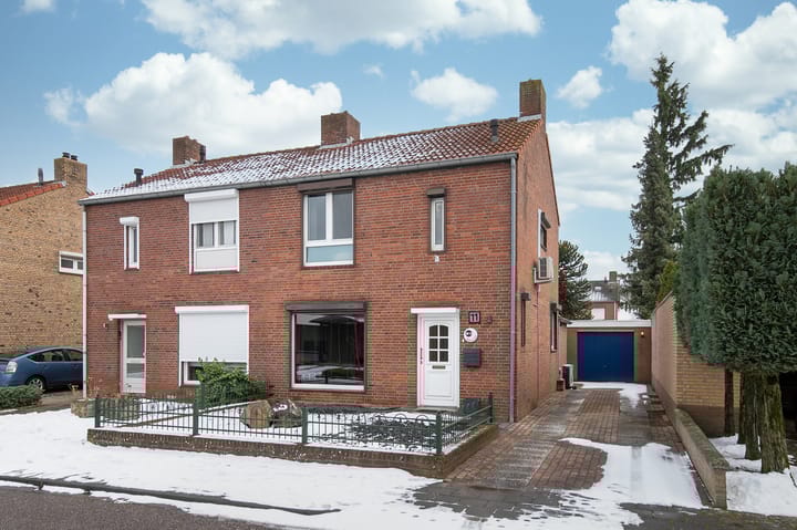 Bernhardstraat 11 in Linne photo