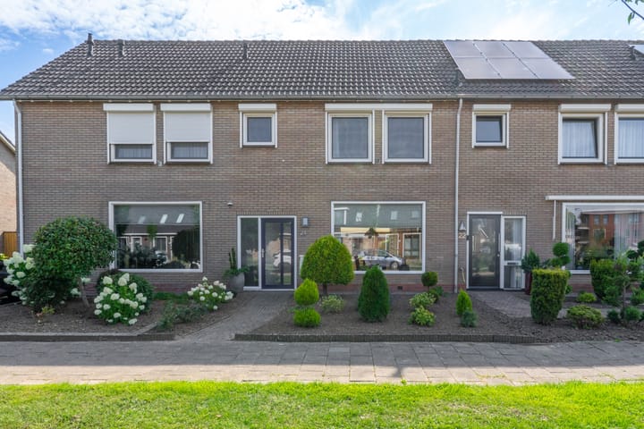 Bernhardstraat 24 in Gendt Foto