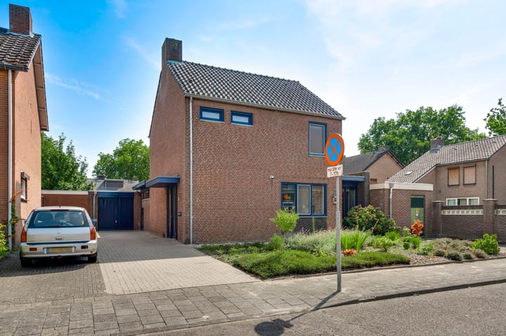 Bertiliastraat 2A in Weert Foto