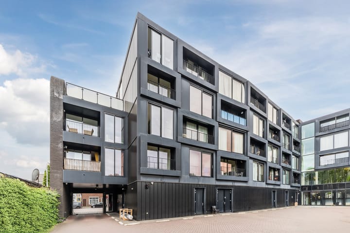 Besterdplein 25-03 in Tilburg photo