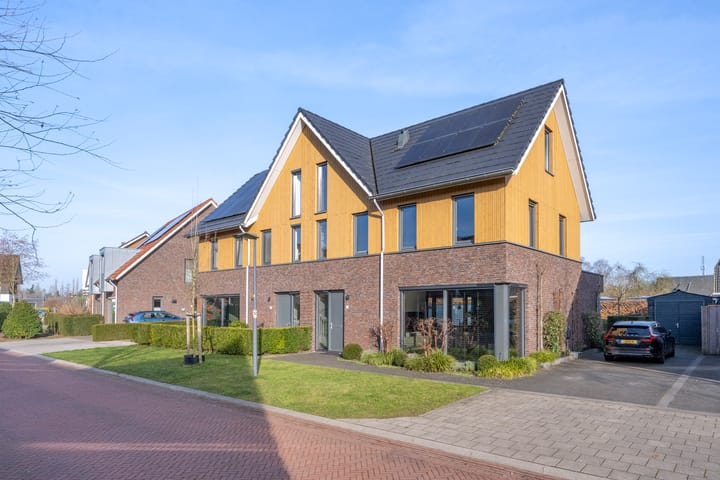 Photo of property Bethesdahof 18, Laag-Soeren