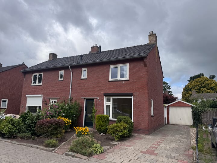 Beukenlaan 44 en Wierden foto