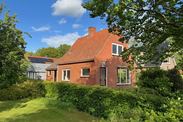 Beukenlaan 8 in Nieuw-Roden Foto