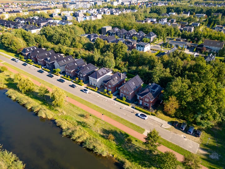 Bezaan 43 in Almere Foto