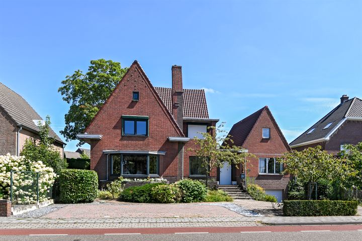 Biesstraat 1 in Heythuysen Foto