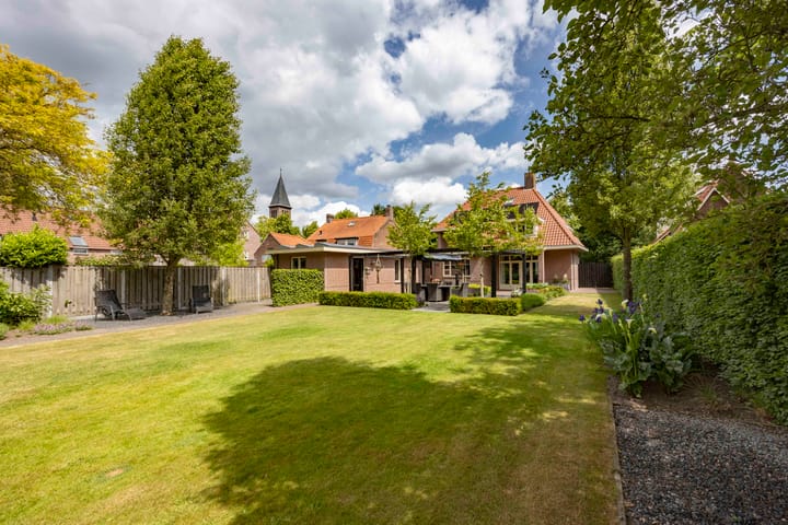 Biestsestraat 25 en Biest-Houtakker foto