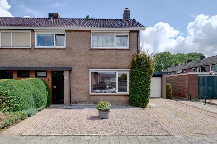 Bilderdijkstraat 22 dans Winschoten photo