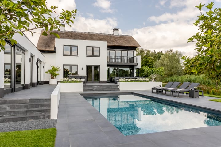 Binnenmaasoever 14 in Maasdam foto