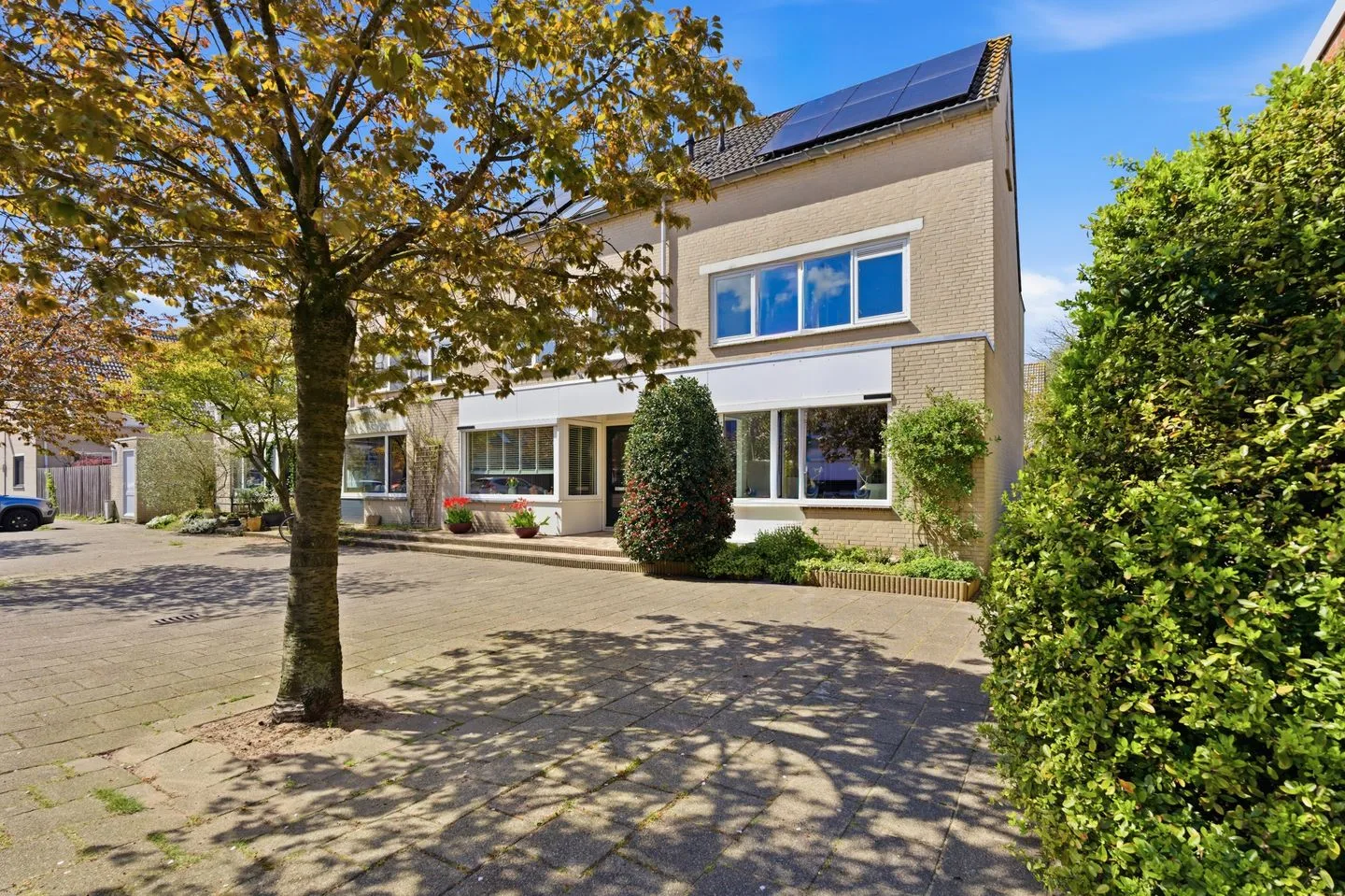 Bisschop Luwunstraat 2 en Haarlem