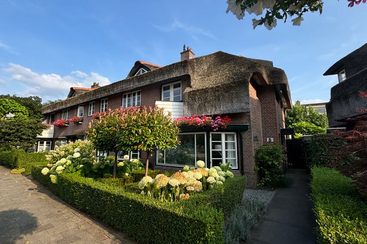 Bizetlaan 8 en Utrecht foto