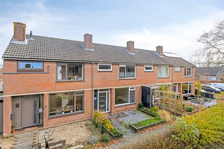 Photo of property Bloemaertstraat 15, Oud-Beijerland