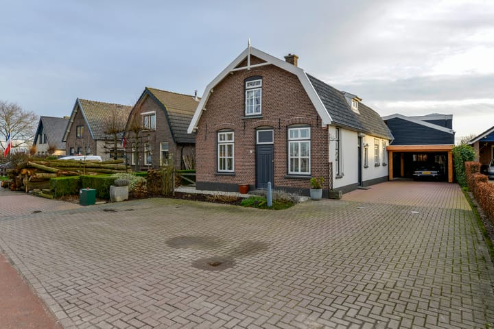 Bommelweg 13 dans Wadenoijen photo