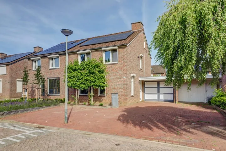 Bosbeeklaan 18 Baarlo