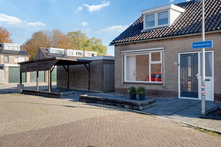 Bosbesstraat 5 in Hoogeveen Foto