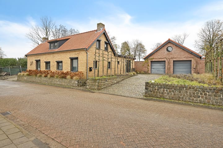 Bossestraat 10 in Woensdrecht foto