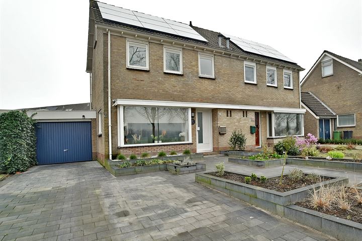 Boveneind 82 in Leek photo